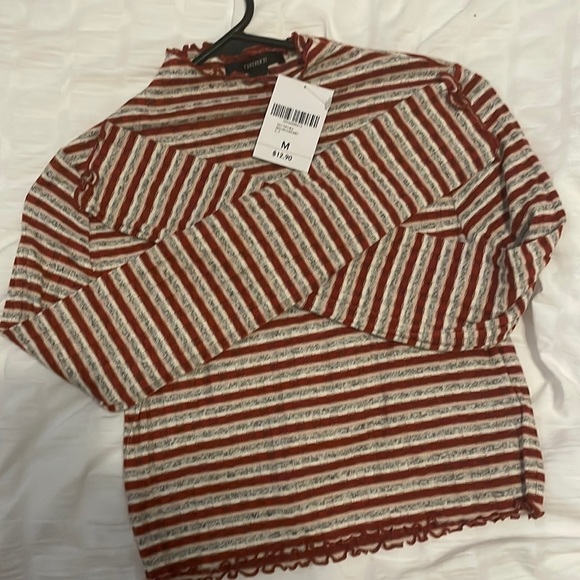 Forever 21 Cropped Turtleneck Top - Picture 1 of 2